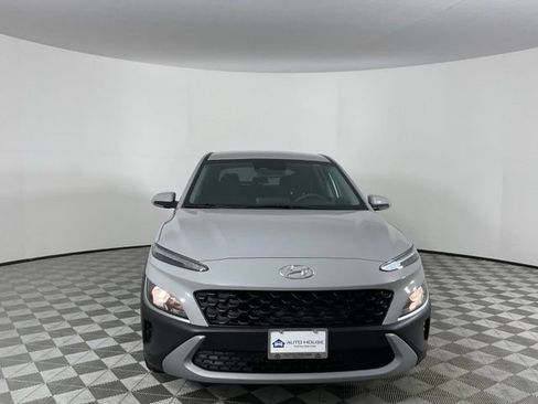 Used 2023 Hyundai Kona SE FWD image 2