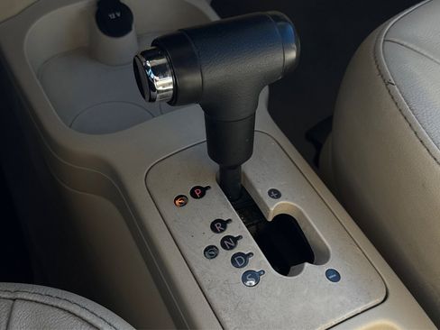 Used 2009 Volkswagen Beetle S image 15