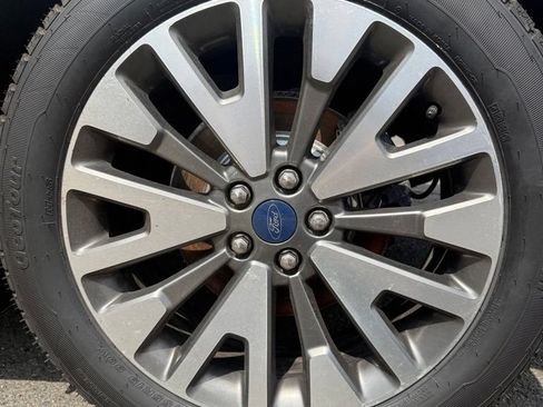 Used 2020 Ford Escape Titanium w/ Titanium Premium Package 2.0 AWD/4WD image 16