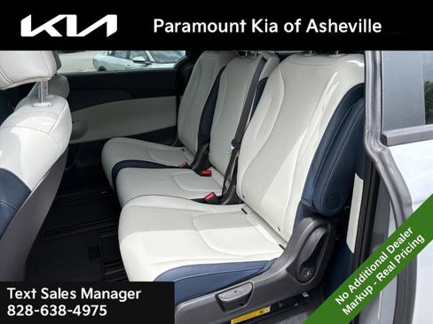 New 2026 Kia Carnival EX FWD image 23