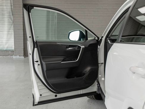 Used 2022 Toyota RAV4 XLE w/ XLE Grade Weather Package AWD/4WD image 24