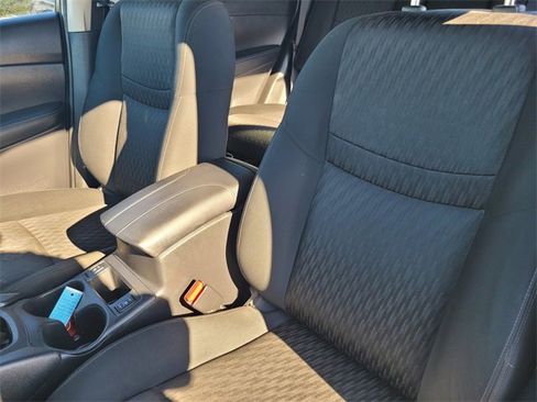 Used 2018 Nissan Rogue SV image 13