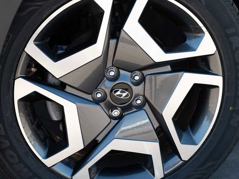 Used 2023 Hyundai Palisade Limited image 2