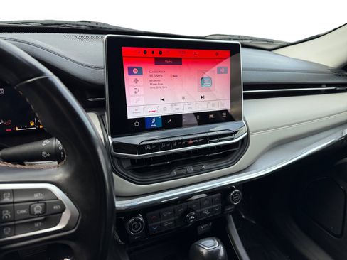 Used 2022 Jeep Compass Limited w/ Elite Group image 12