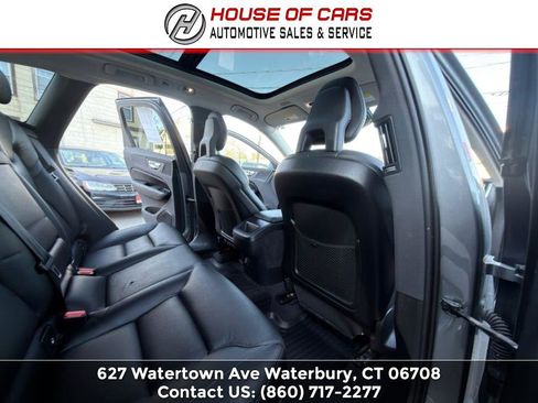 Used 2018 Volvo XC60 T5 Momentum w/ Vision Package AWD/4WD image 40