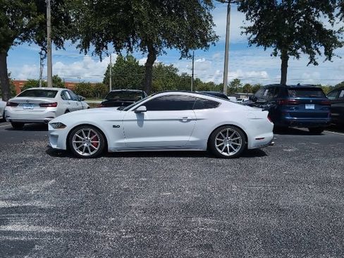 Used 2019 Ford Mustang GT RWD image 3