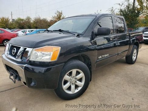 Used 2010 Nissan Titan SE RWD image 2