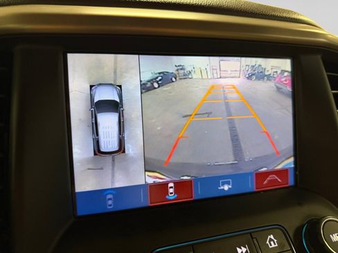Used 2017 GMC Acadia Denali w/ Technology Package FWD image 30