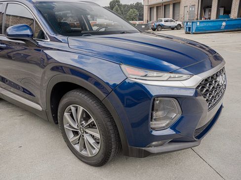 Used 2019 Hyundai Santa Fe SEL FWD image 16