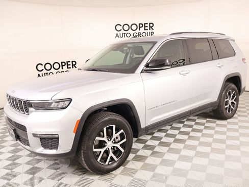 Used 2024 Jeep Grand Cherokee L Limited w/ Luxury Tech Group II AWD/4WD image 11