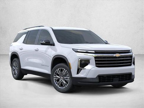 New 2026 Chevrolet Traverse LT w/ Driver Confidence Package FWD image 7