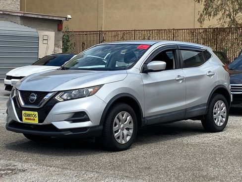 Used 2020 Nissan Rogue Sport S FWD image 2
