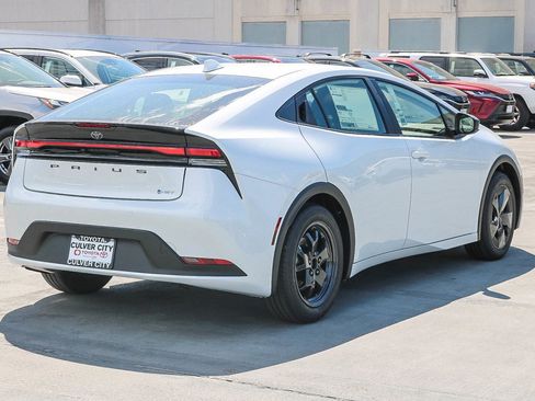 New 2026 Toyota Prius LE image 9