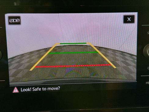 Used 2025 Volkswagen Taos SE image 22