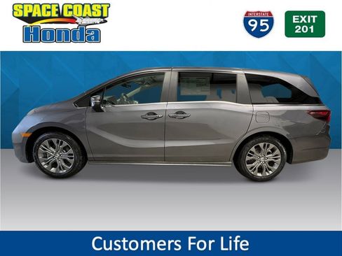 New 2026 Honda Odyssey Touring image 6