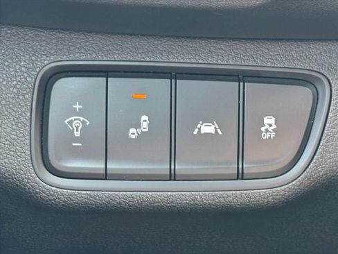 Used 2019 Hyundai Santa Fe SE FWD image 16