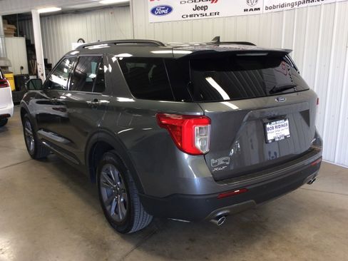 Used 2023 Ford Explorer XLT w/ Equipment Group 202A image 3