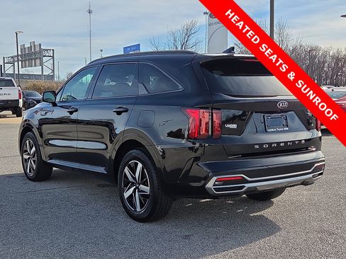 Used 2021 Kia Sorento S w/ Panoramic Sunroof Package image 4