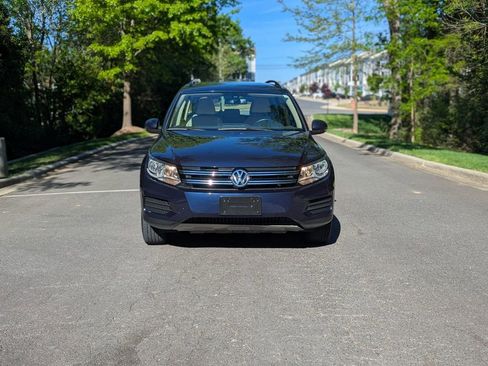 Used 2016 Volkswagen Tiguan S image 4
