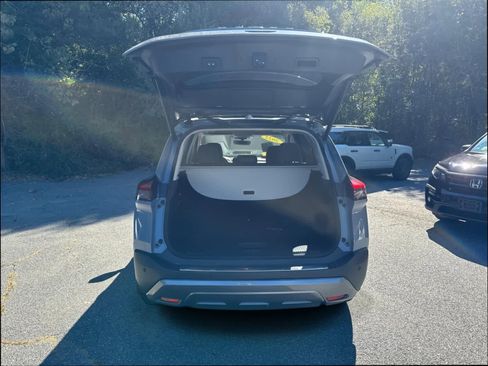 Used 2022 Nissan Rogue SL w/ SL Premium Package image 41