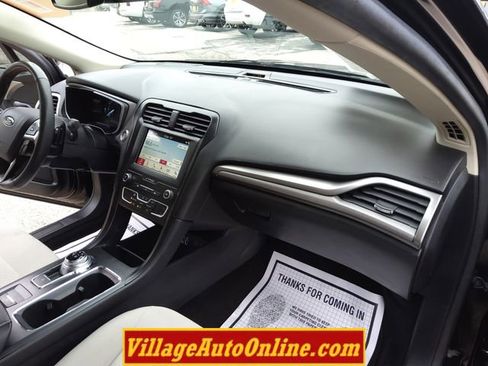 Used 2019 Ford Fusion SE w/ Equipment Group 151A image 29