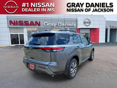 New 2026 Nissan Pathfinder SL FWD image 7
