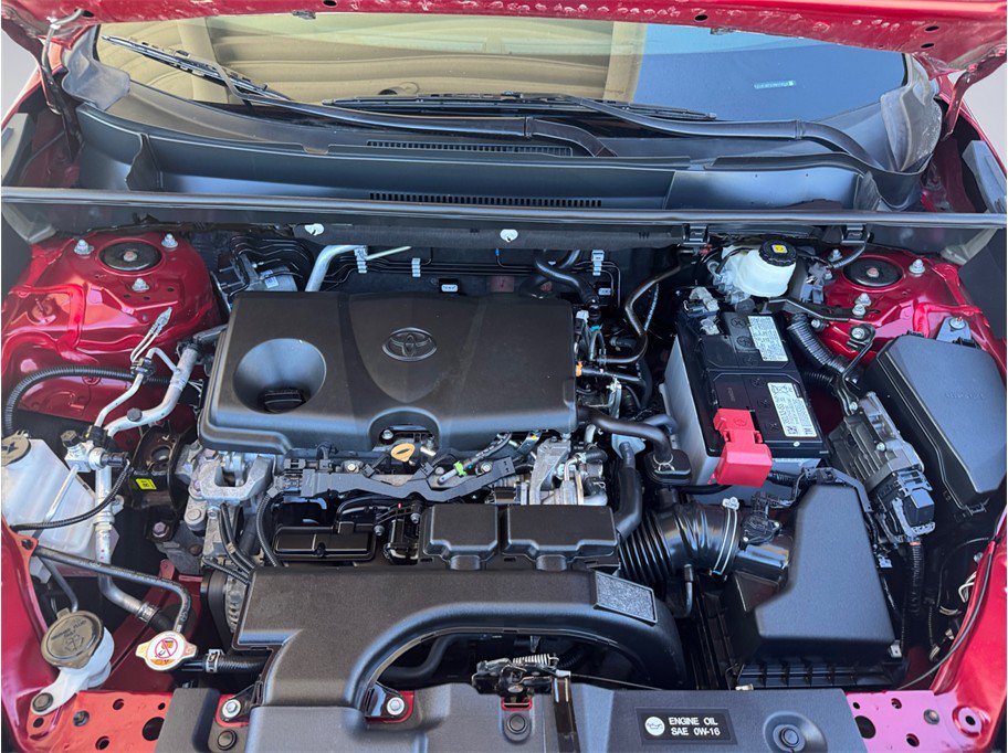 Used 2021 Toyota RAV4 LE AWD/4WD image 8