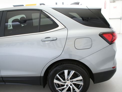 Used 2024 Chevrolet Equinox LT w/ LPO, Floor Liner Package AWD/4WD image 5