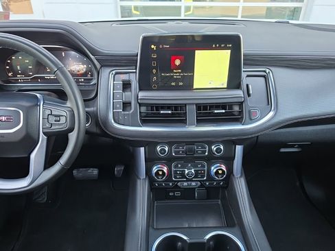 Used 2024 GMC Yukon XL SLT w/ SLT Luxury Package AWD/4WD image 13