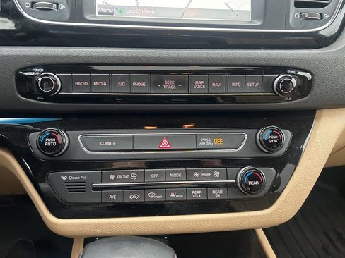 Certified 2018 Kia Sedona SX Limited w/ SX Limited Prestige Package image 10