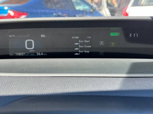 Certified 2022 Toyota Prius LE FWD image 32