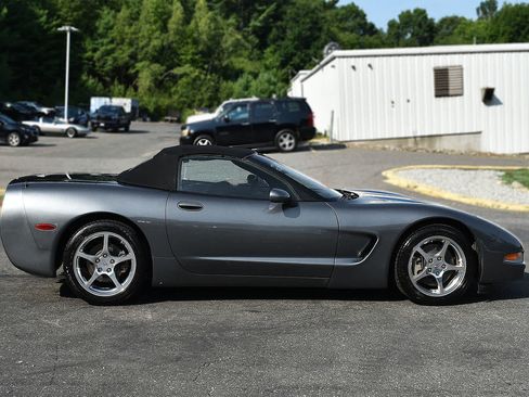 Used 2003 Chevrolet Corvette Convertible w/ Preferred Equipment Group1 RWD image 10