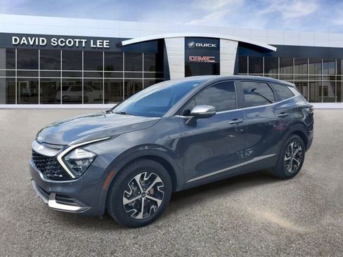 Used 2023 Kia Sportage EX FWD image 2