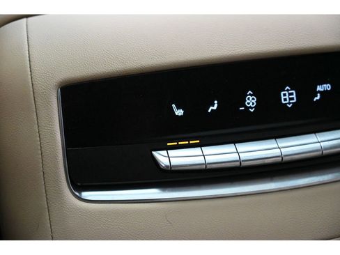 Used 2022 Cadillac Escalade Premium Luxury w/ LPO, Illumination Package image 31