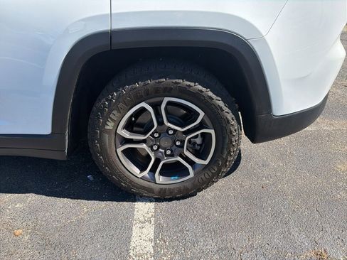 Used 2023 Jeep Grand Cherokee Trailhawk w/ Advanced Protech Group II AWD/4WD image 10