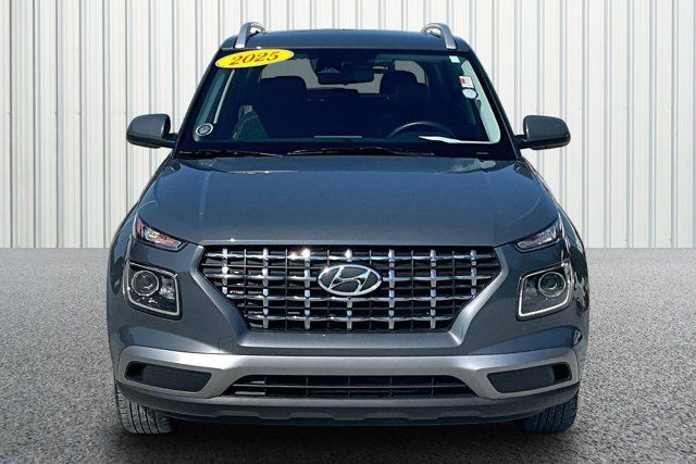 Used 2025 Hyundai Venue SEL FWD image 3