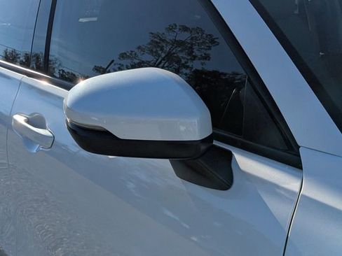 Used 2025 Honda HR-V EX-L image 9