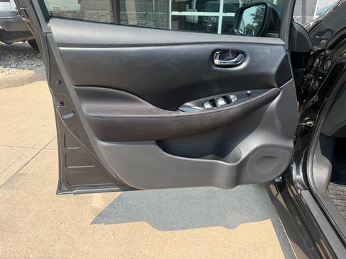 Used 2018 Nissan Leaf SV w/ Protection Package FWD image 19