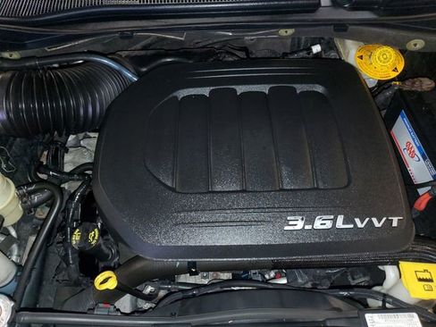 Used 2014 Dodge Grand Caravan SXT image 27