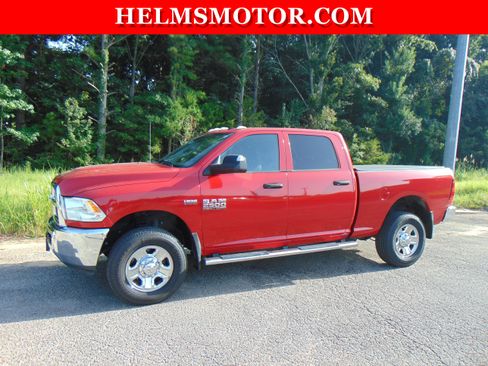 Used 2018 RAM 2500 Tradesman w/ Chrome Appearance Group AWD/4WD image 4