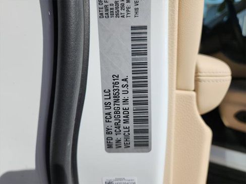 Certified 2022 Jeep Grand Cherokee Limited w/ MOPAR Finishing Package image 36