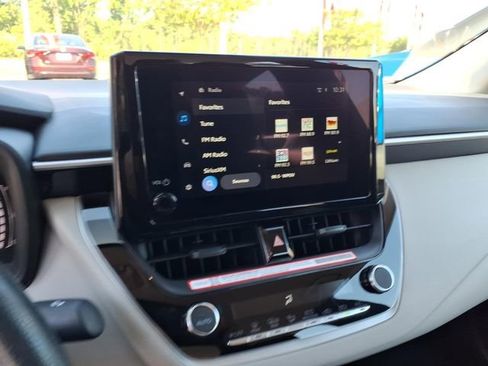 Used 2026 Toyota Corolla LE FWD image 16