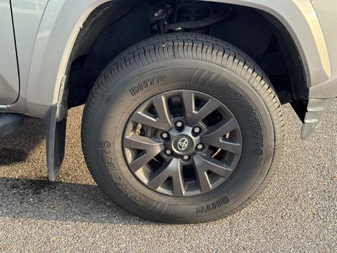 Used 2021 Toyota Tacoma image 4