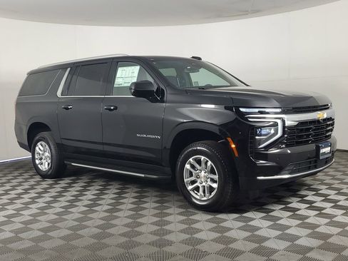New 2026 Chevrolet Suburban LS RWD image 2