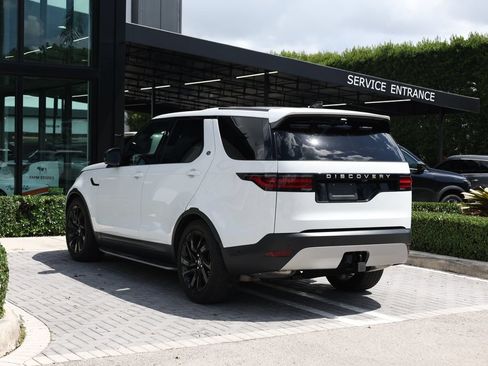 Used 2024 Land Rover Discovery S AWD/4WD image 5