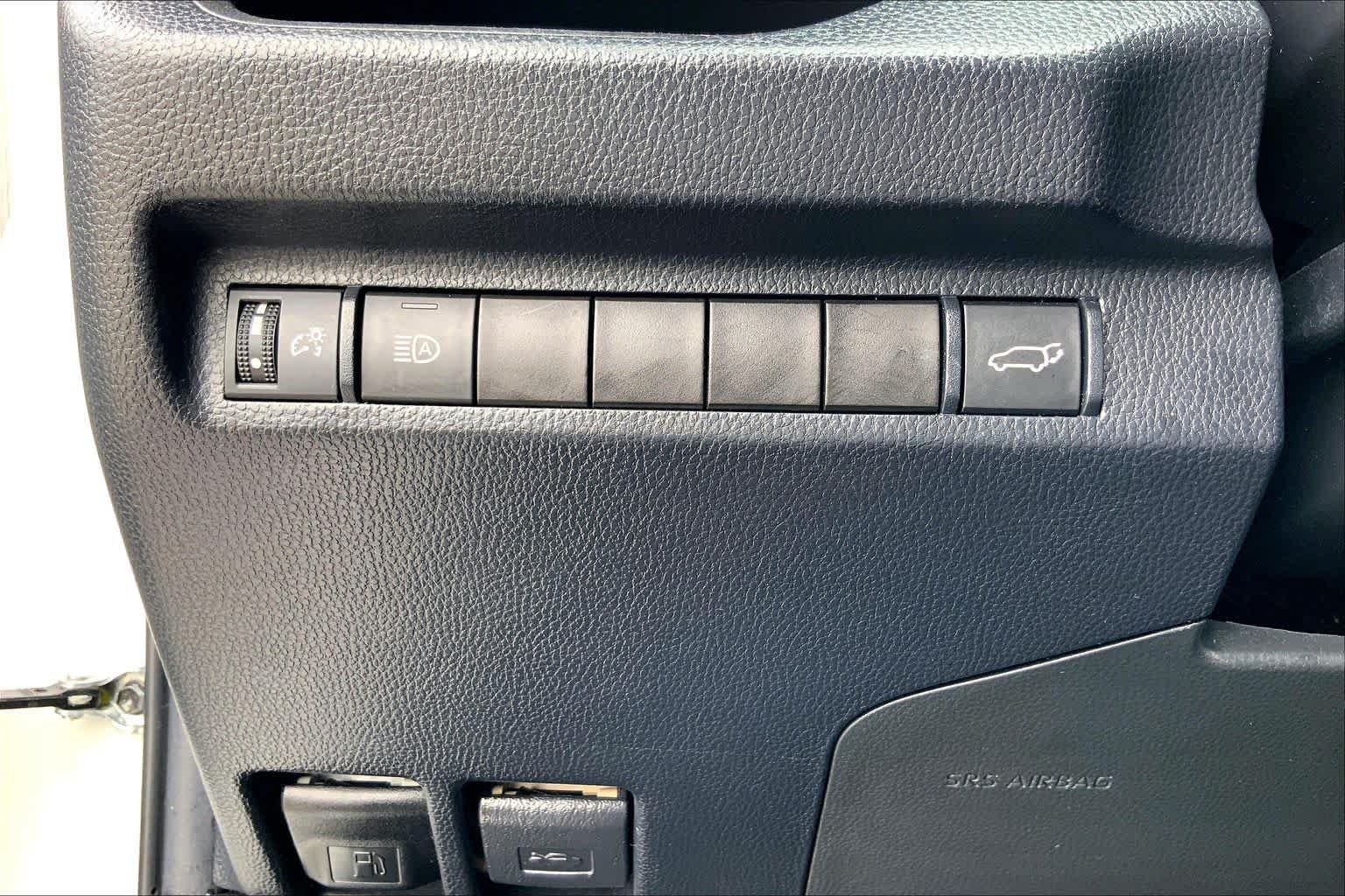 Used 2023 Toyota RAV4 XLE Premium AWD/4WD image 33
