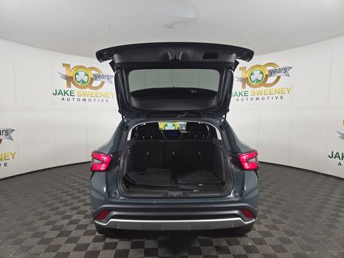 Certified 2025 Chevrolet Trax LT FWD image 31