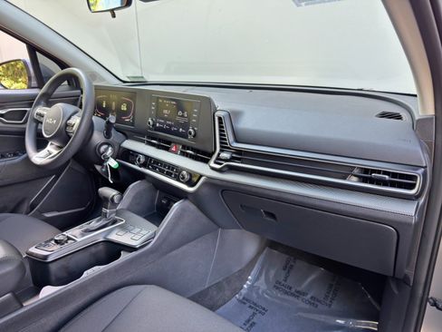 Used 2023 Kia Sportage LX FWD image 13