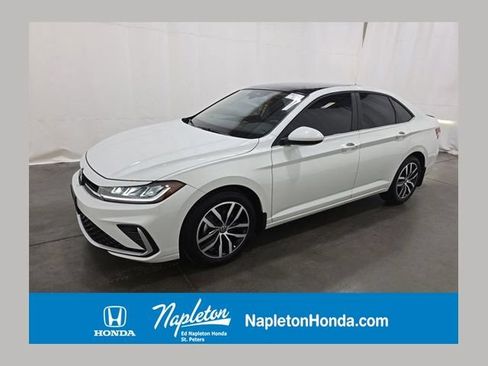 Used 2026 Volkswagen Jetta SE FWD image 1