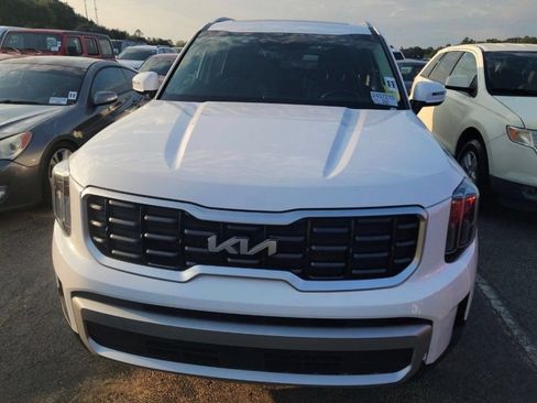 Used 2025 Kia Telluride S FWD image 11
